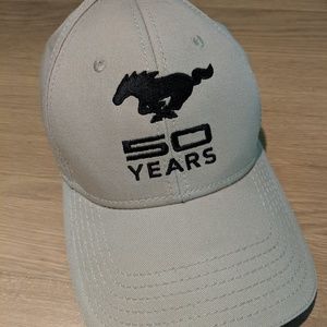 Men's khaki and black baseball cap